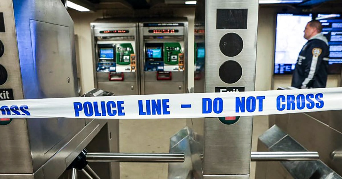 1 убит, 5 ранени при стрелба в метростанция в Ню Йорк