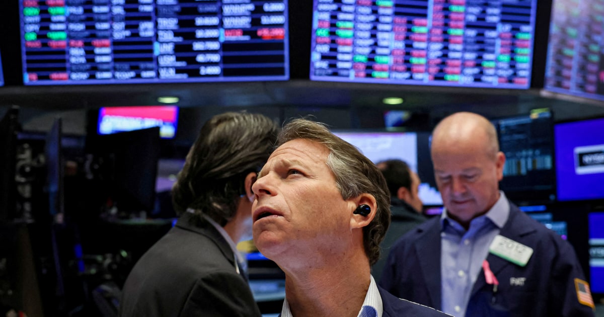 Фондовите пазари предизвикаха гняв във вторник, отчитайки големи загуби след