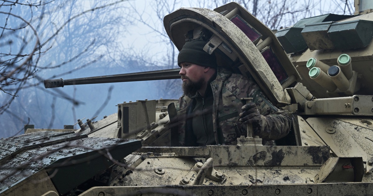 Украйна изтегля части от части на Авдиевка, изпраща бригада за крак, докато Русия приближава