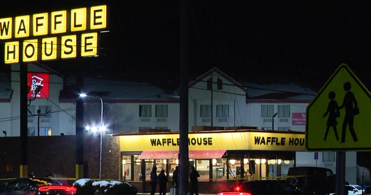 Най-малко 1 убит, 5 ранени при стрелба в Waffle House в Индианаполис