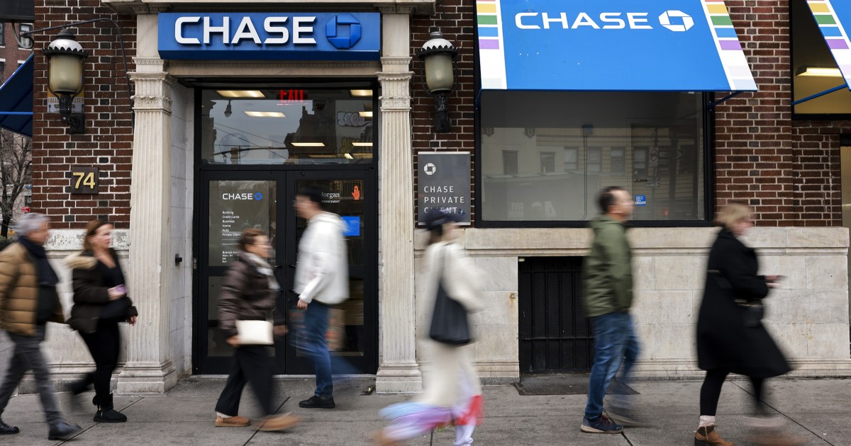 JPMorgan Chase беше съден от клиенти които обвиниха най голямата банка в