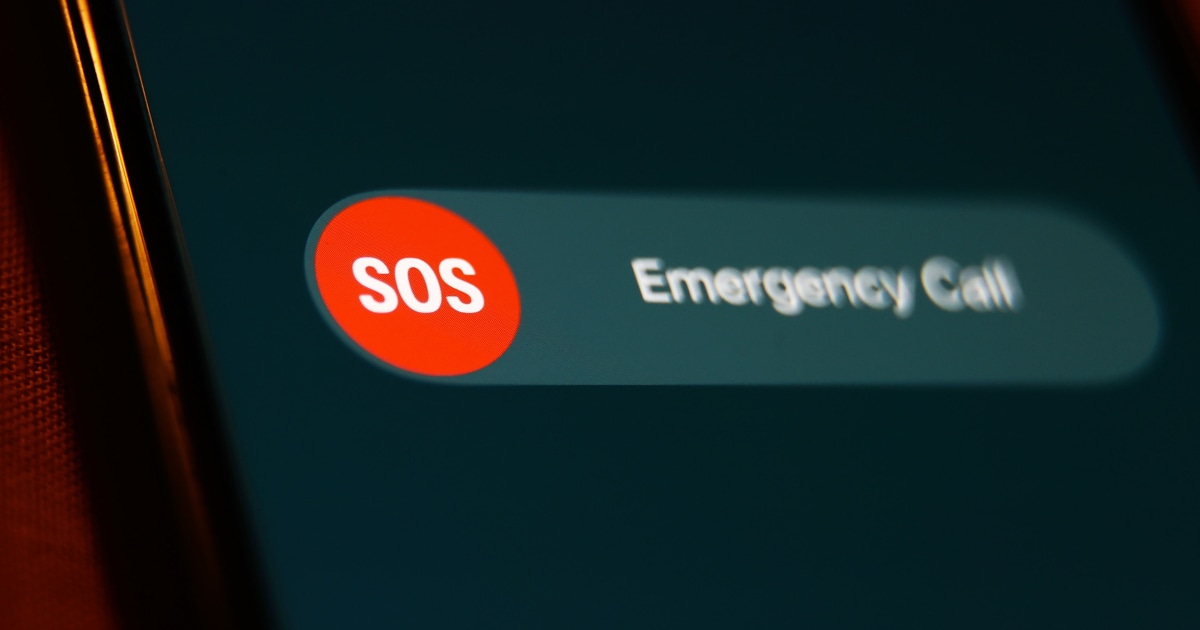 Какво представлява „SOS режимът“ на Apple? Функцията на iPhone ви позволява да извършвате обаждания до службите за спешна помощ, докато клетъчната услуга е прекъсната