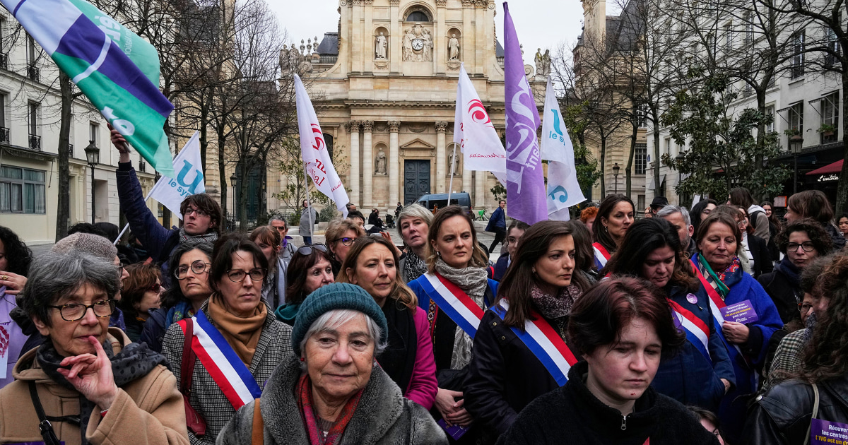 Френският сенат одобрява законопроект за превръщане на аборта в конституционно право