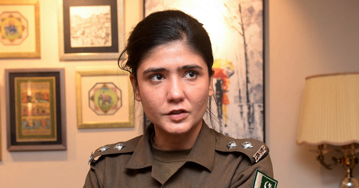 ПЕШАВАР Пакистан — Полицейски служител в Пакистан е приветстван като
