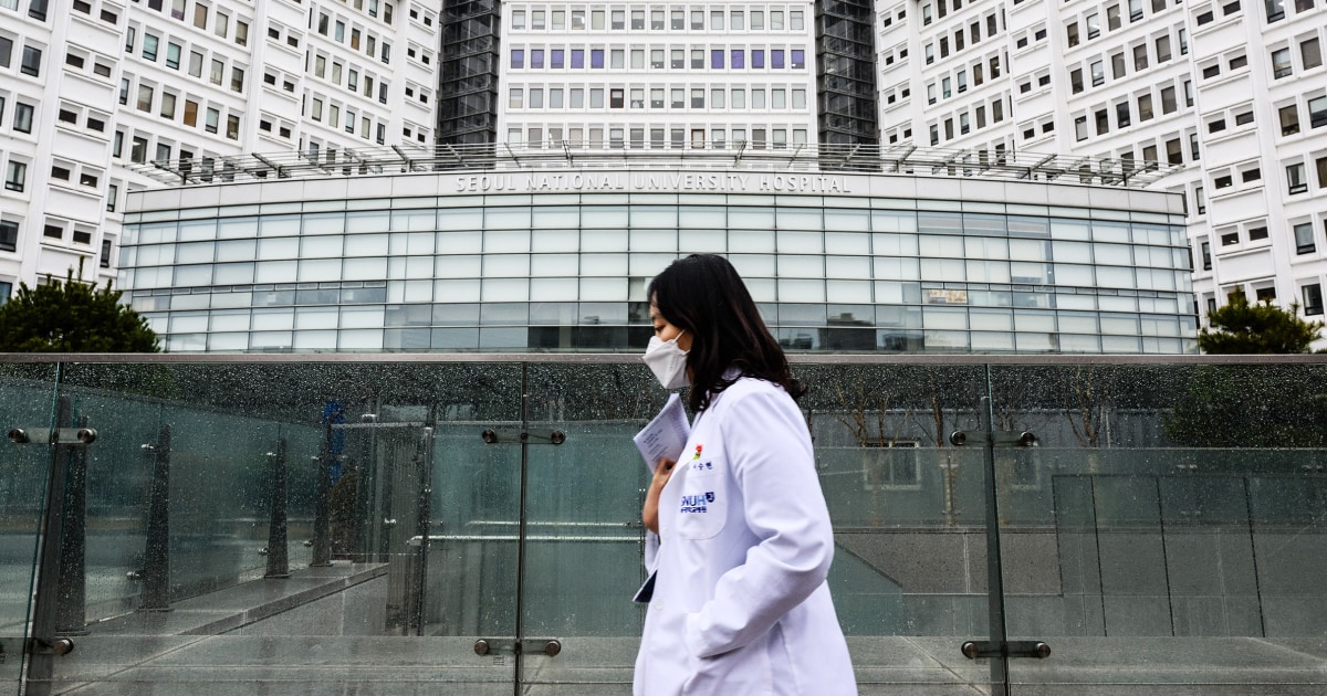 Южна Корея даде на лекарите срок до тази вечер, за да прекратят стачката, или ще бъдат изправени пред съдебно преследване