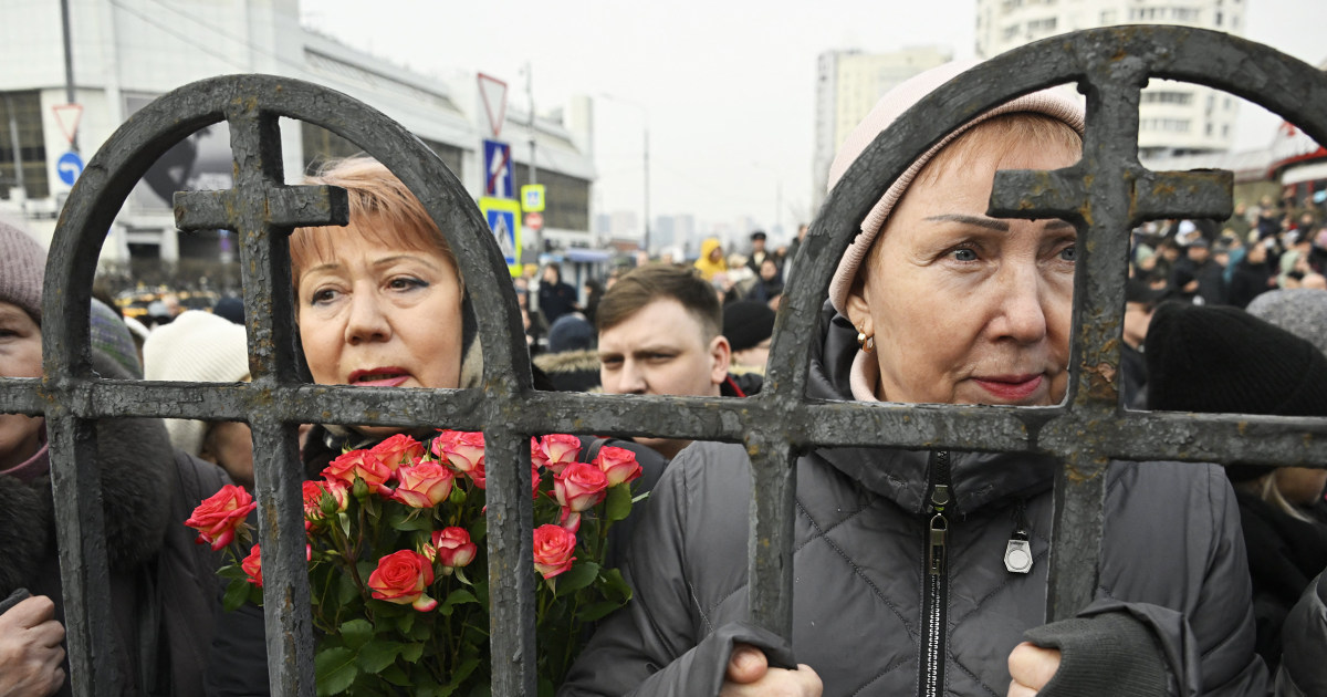 Alexei Navalny Funeral Live Updates: Russian Opposition Leader Buried ...