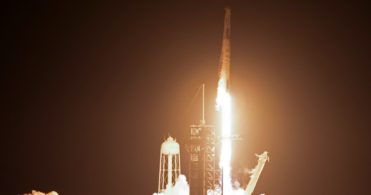 SpaceX, НАСА успешно изстреляха пилотирана мисия Crew-8 до Международната космическа станция
