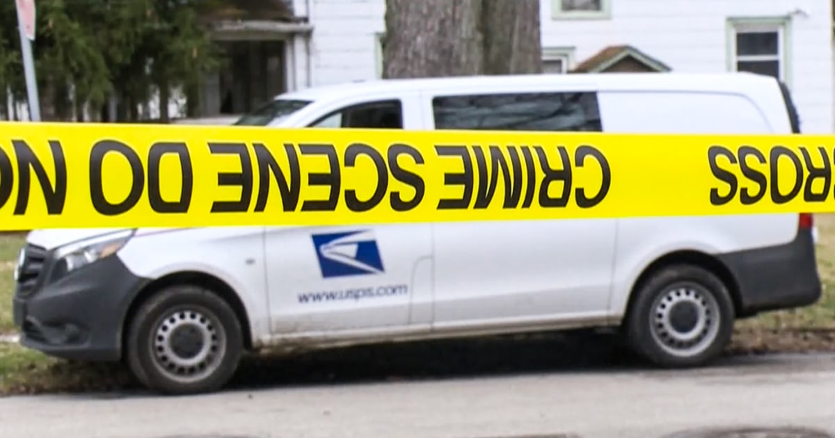 Пощенски превозвач, прострелян смъртоносно в пощенски ван в Охайо