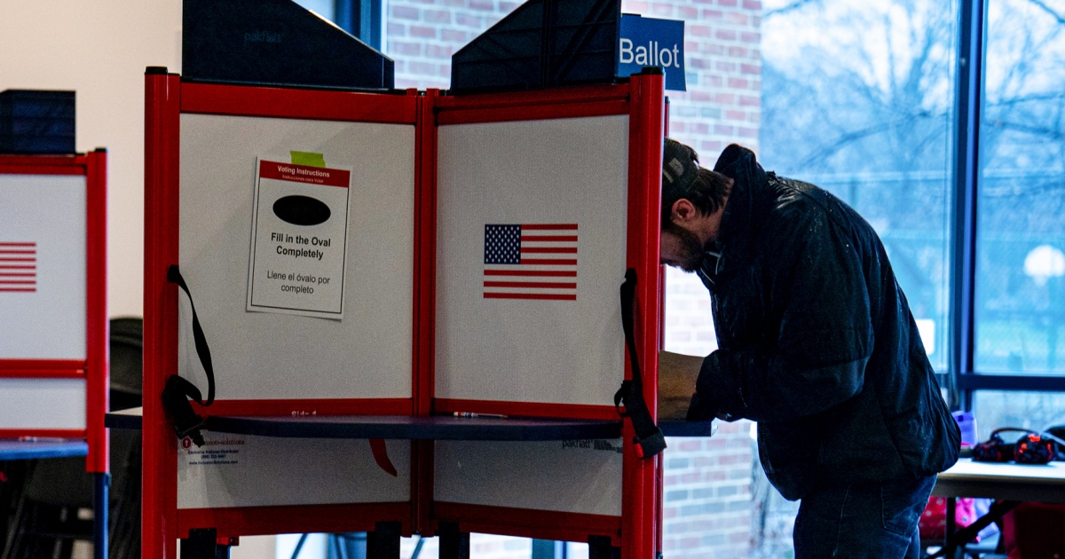 NBC News Exit Poll интервюира избиратели относно решението им в