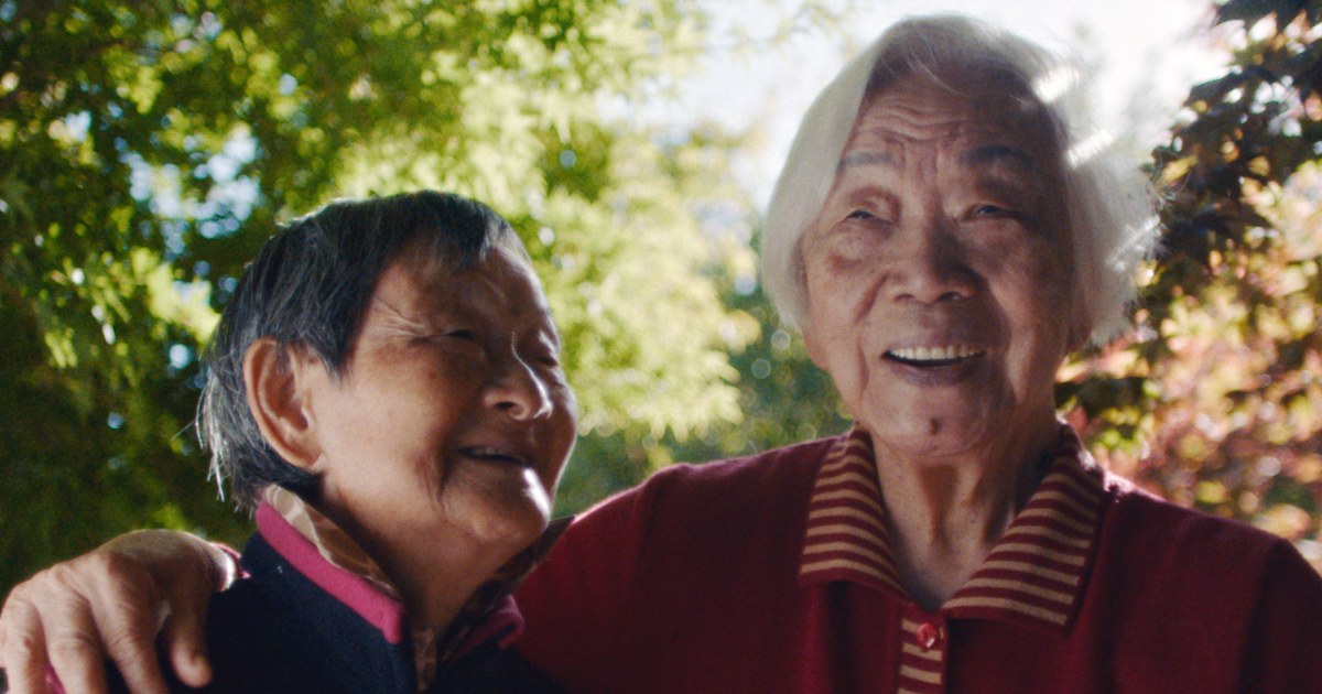 С уиски и сестринство, номинираният за Оскар „Nai Nai & Wài Pó“ предизвиква образите на азиатски възрастни като жертви на омраза