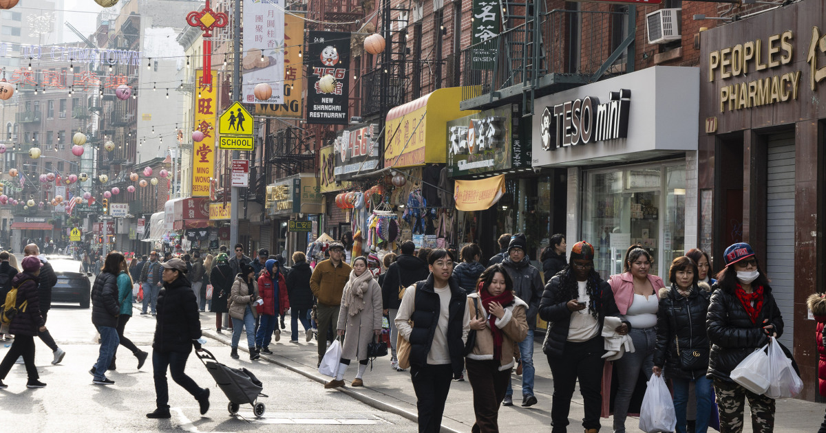 Повечето американци от азиатски произход в Ню Йорк са възприели различно поведение поради страх от антиазиатска омраза, показва ново проучване