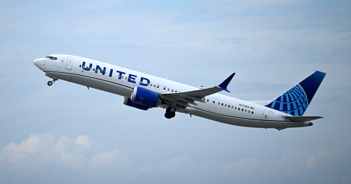 United спира наемането на пилоти, позовавайки се на закъсненията на доставките на Boeing