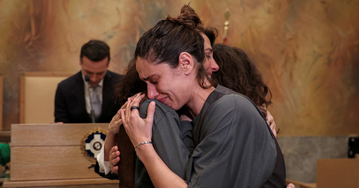 „Любовта побеждава“, казват гръцките лесбийски двойки, докато се венчаха най-сетне