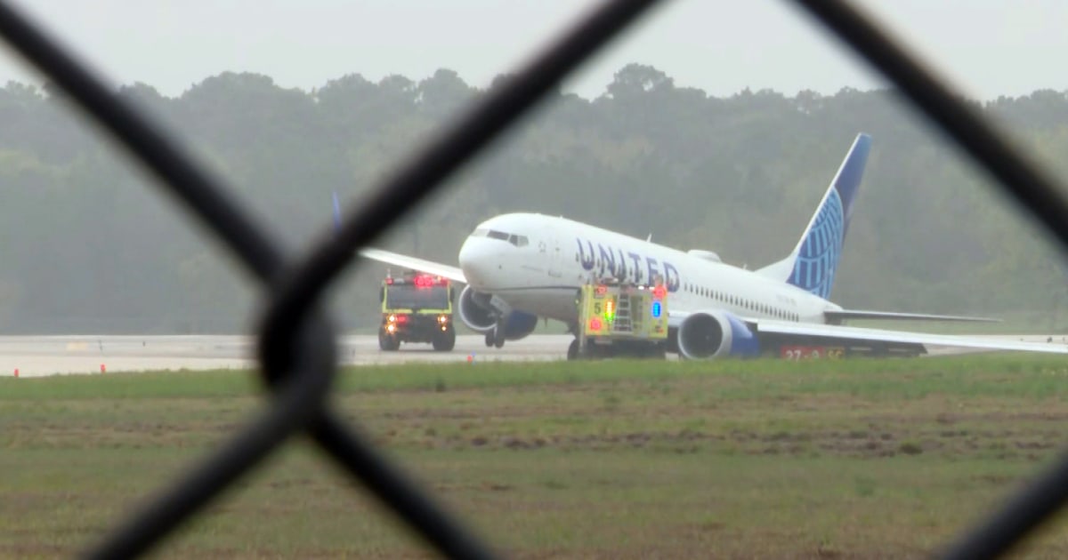 Полет на United Airlines излезе от пистата на летището в Хюстън