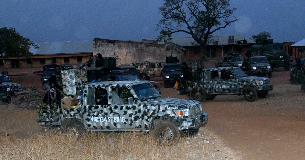 АБУДЖА Нигерия — Въоръжени мъже нахлуха в интернат в северозападна