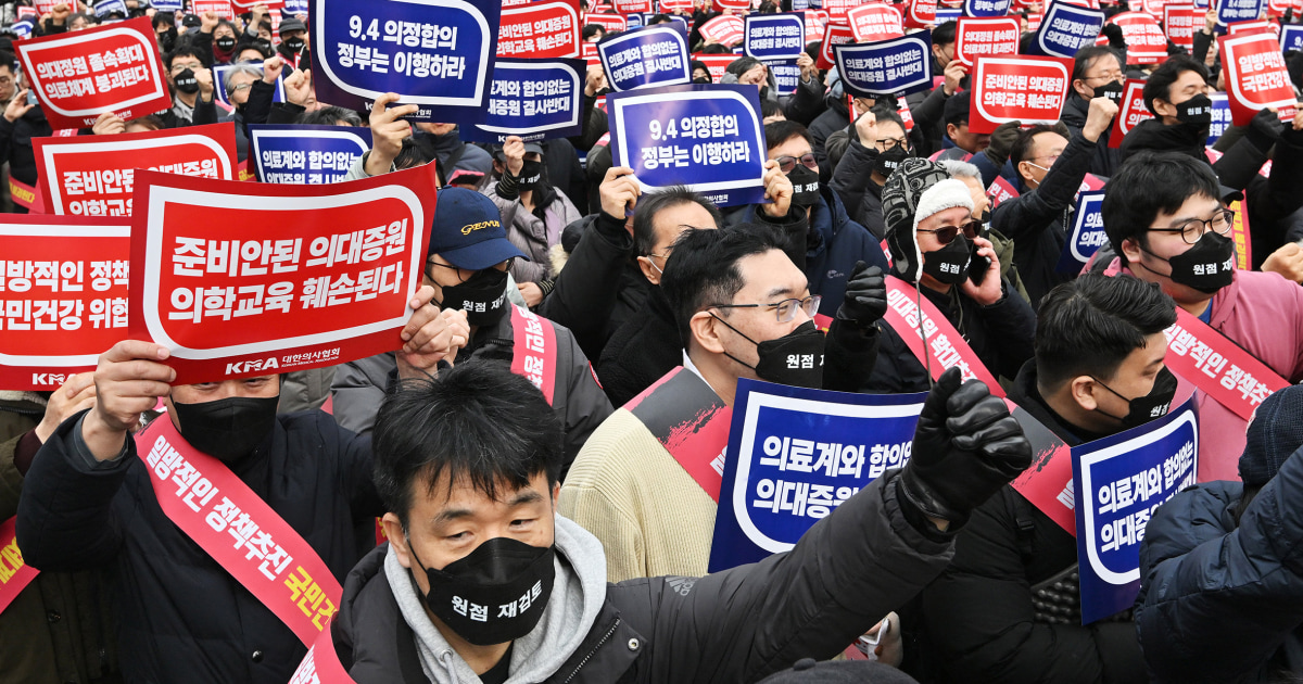 Южна Корея разгръща военни и други лекари в стачкуващите болници