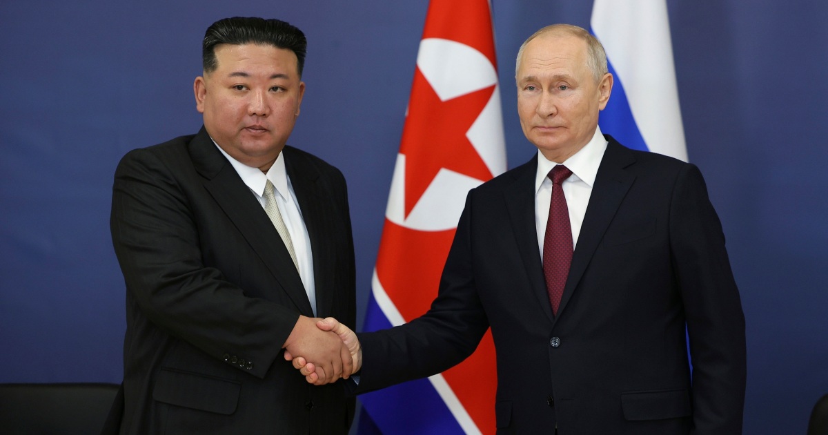 Севернокорейският лидер Ким се наслаждава на руска луксозна лимузина, подарена от Путин, докато двете нации разширяват връзките