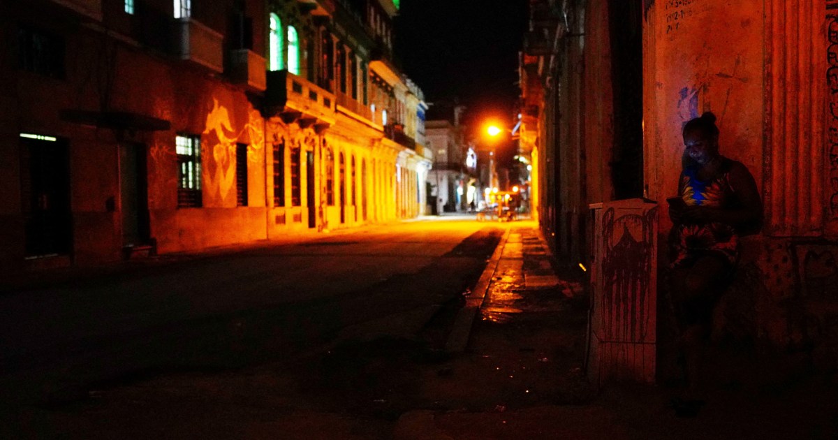 В Куба стотици излизат на улиците в редки протести, тъй като икономическата криза се задълбочава