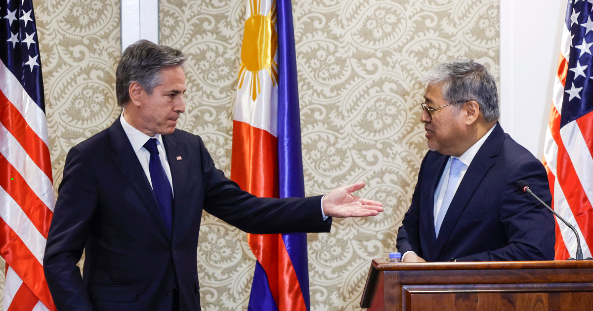 МАНИЛА Филипините — Държавният секретар Антъни Блинкен приветства във вторник