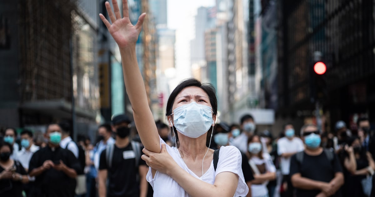 ХОНКОНГ — Депутатите в Хонконг единодушно приеха нов закон за