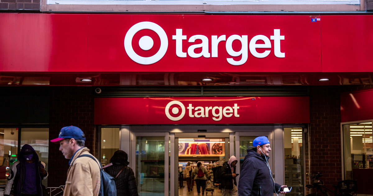 Target удвоява бонусите за наети служители, тъй като печалбите нарастват