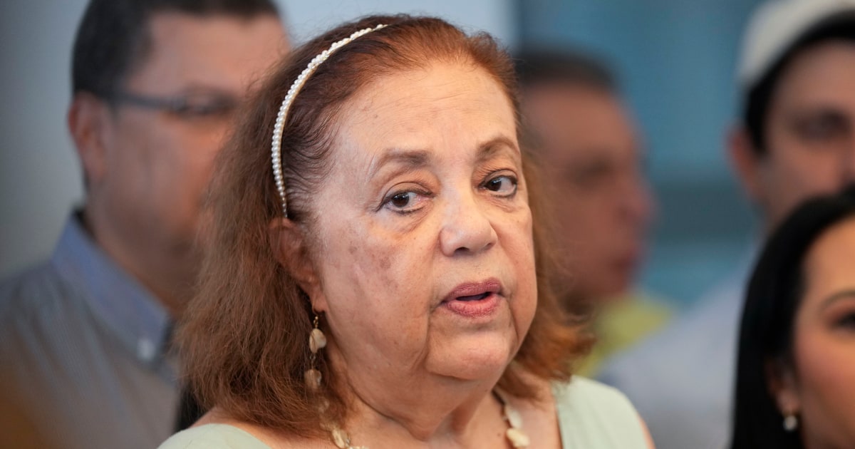 КАРАКАС — Корина Йорис остава кандидатът за президент на основната