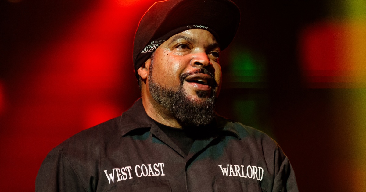 Хип хоп магнатът Ice Cube обяви в сряда че неговата баскетболна