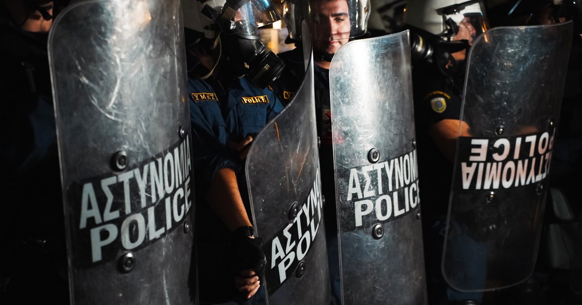 Късно в сряда полицията в Гърция се сблъска с подкрепяни