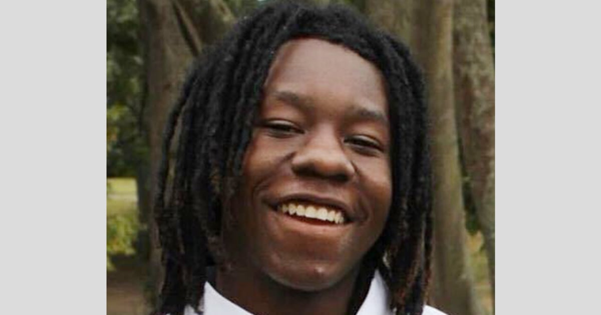 Семейство на тийнейджър от Мисисипи, който загина, след като беше прегазен от полиция, търси отговори и отговорност