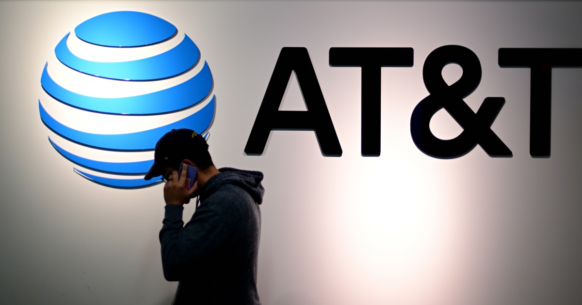 AT&T казва, че пробив в данните е изтекла информация за милиони клиенти онлайн. Бяхте ли засегнати?