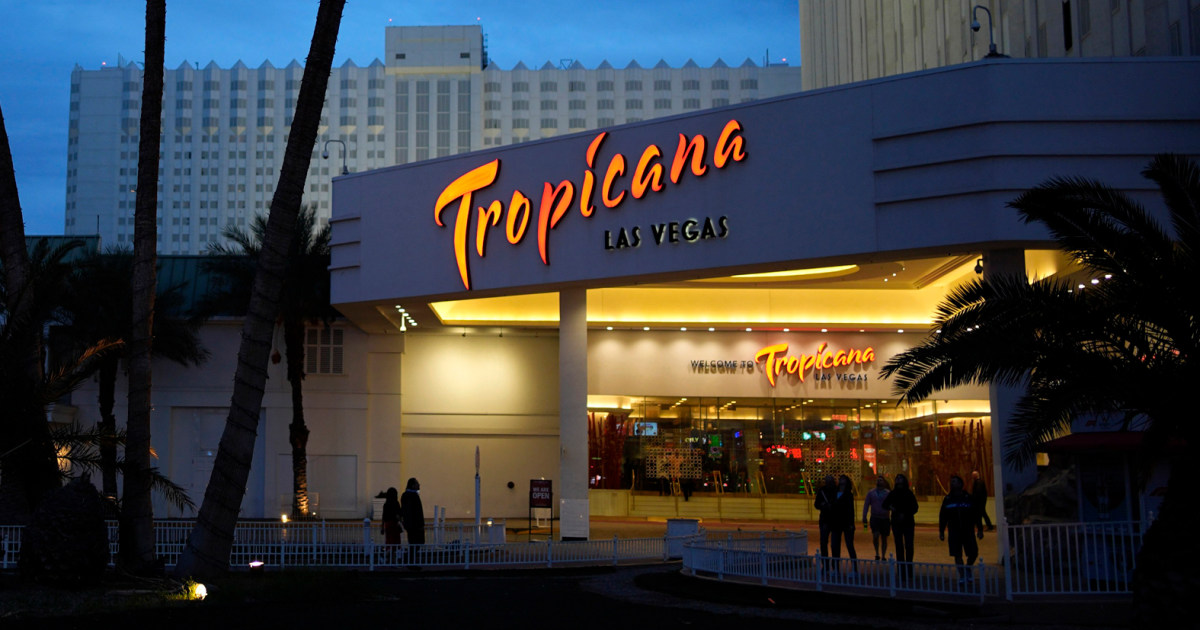 След като посрещаше гости в продължение на 67 години, последният ден на казино Tropicana Las Vegas настъпи