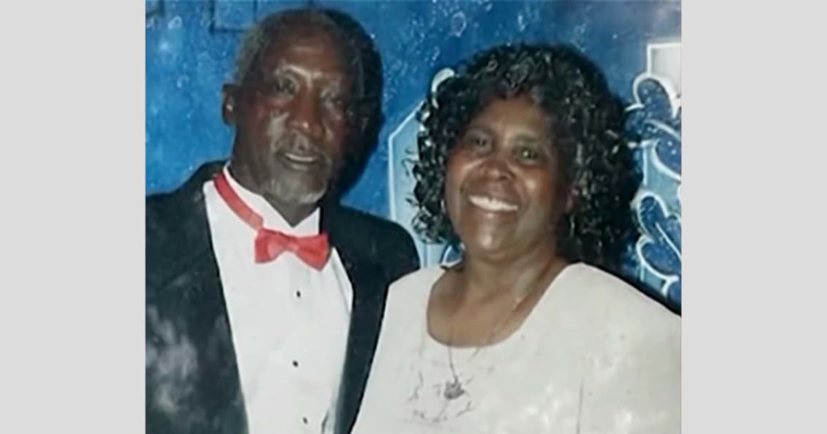 Семейство озадачено, след като възрастна двойка от Флорида, женени от 60 години, беше убита в дома им