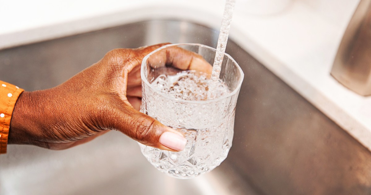 EPA налага първите национални ограничения за „завинаги химикали“ в питейната вода