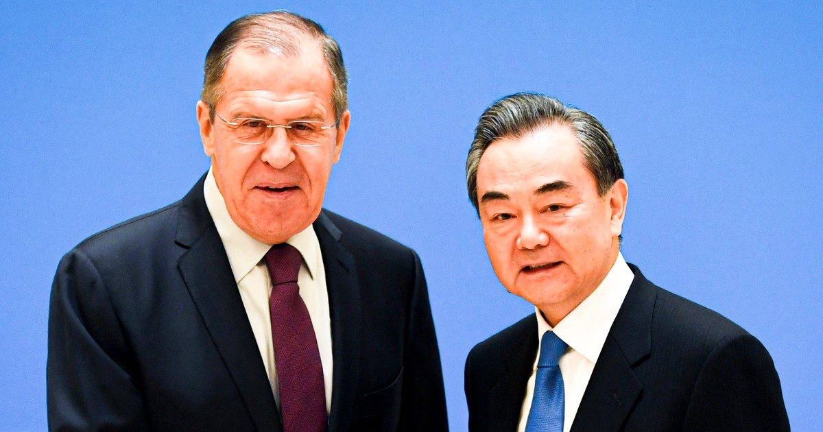 Китайският лидер Си Дзинпин се срещна с руския външен министър Лавров в знак на подкрепа срещу западните демокрации