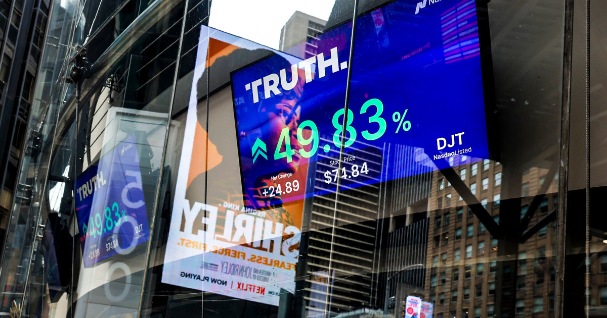 Цената на Trump Media приключи търговията в петък с близо 20 спад