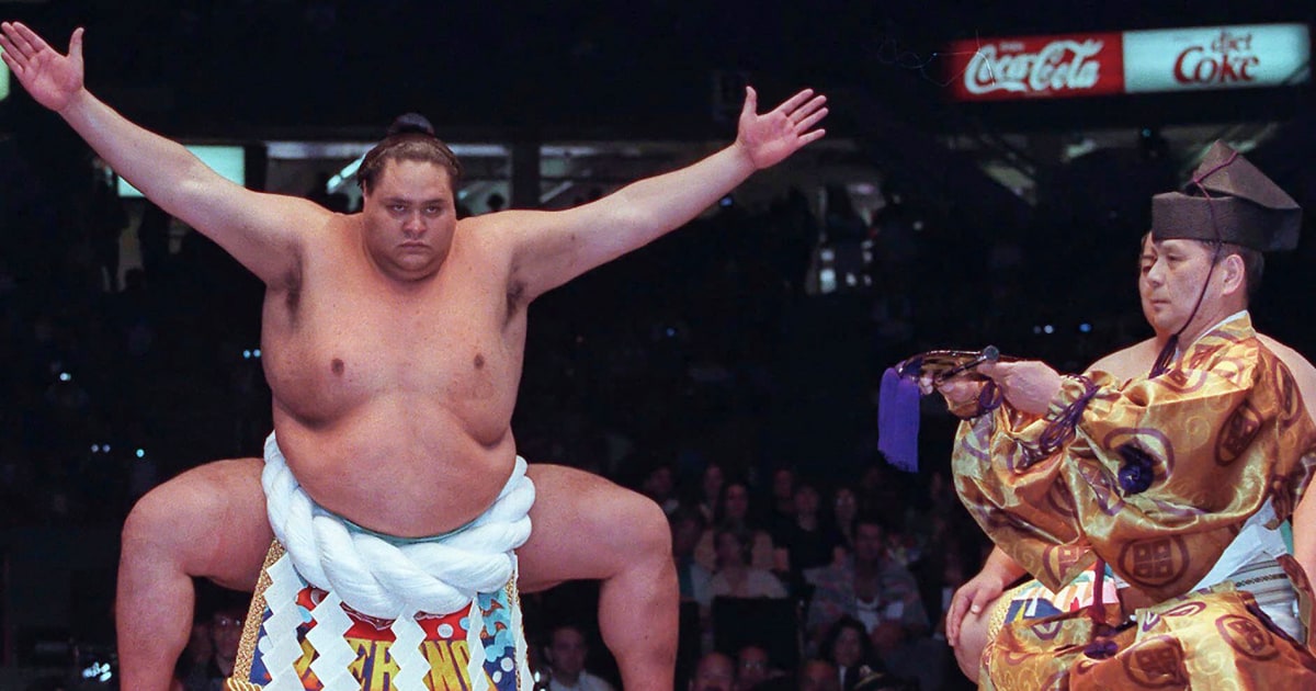 Роденият в Хавай шампион по сумо Акебоно Таро почина от сърдечна недостатъчност на 54-годишна възраст в Япония