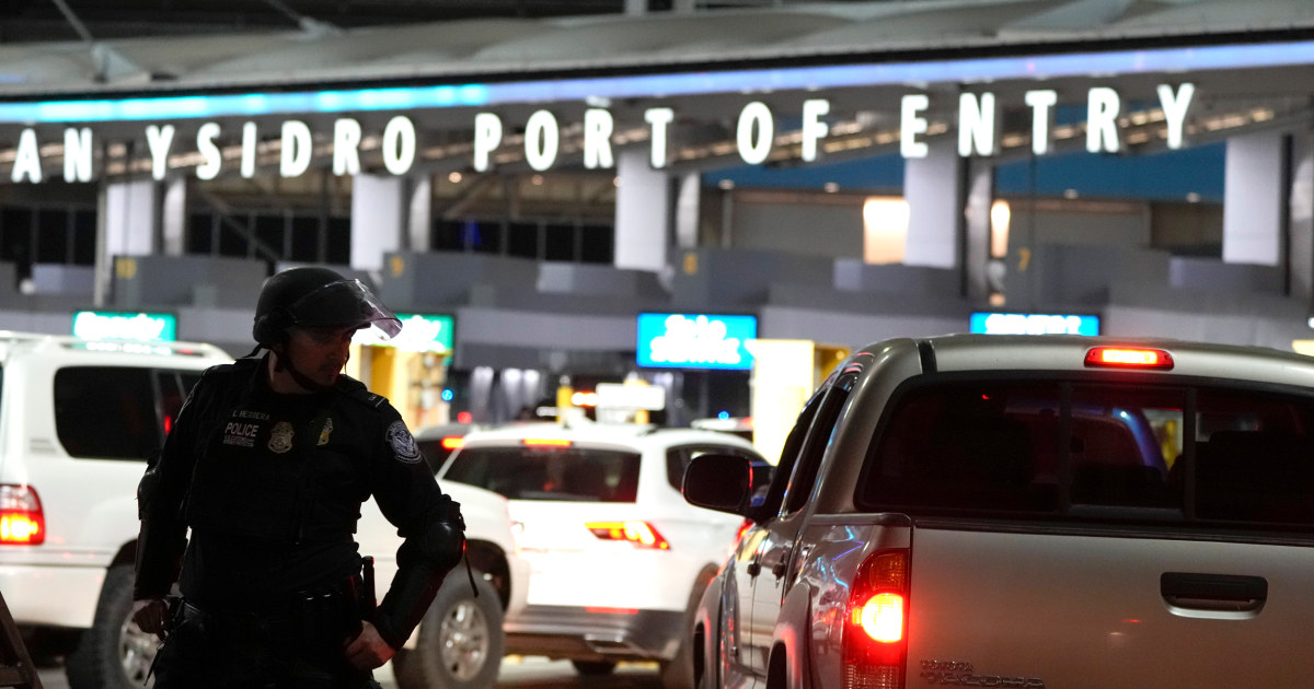 Човек в списъка за наблюдение на тероризма остава в САЩ, след като беше освободен от Граничен патрул