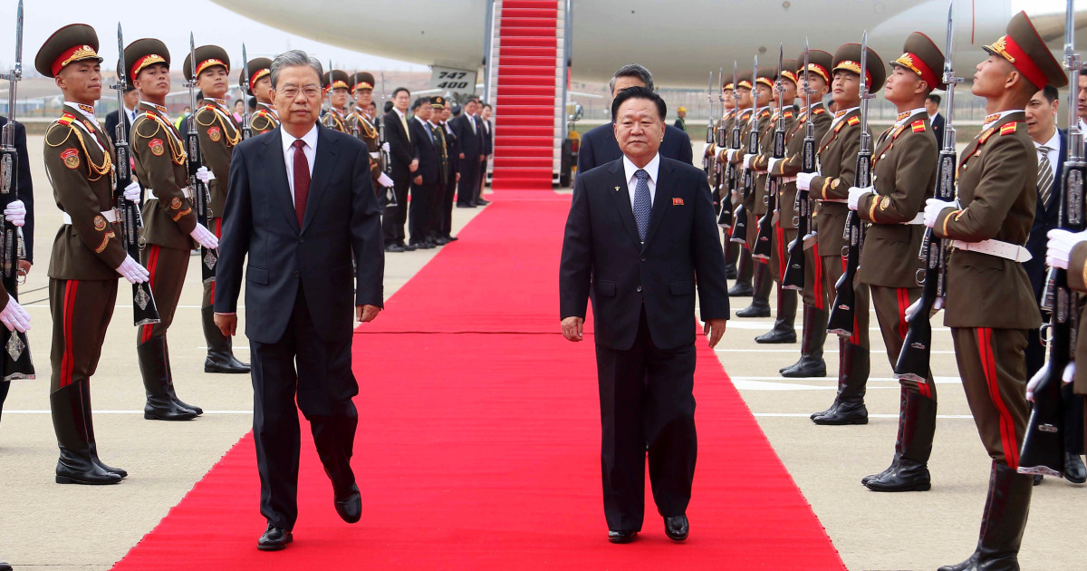 Китайски официални разговори със севернокорейски колега на среща на най-високо ниво от години