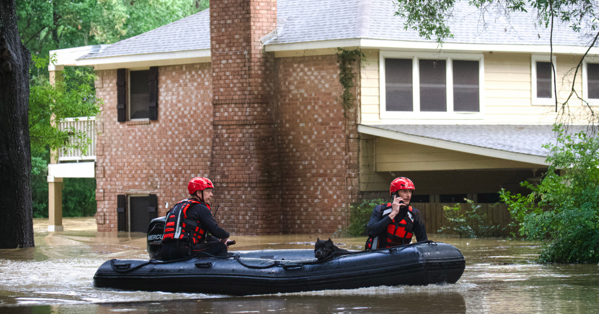 La surveillance des inondations a été prolongée pour Houston alors que de fortes pluies supplémentaires sont attendues tout au long du week-end.