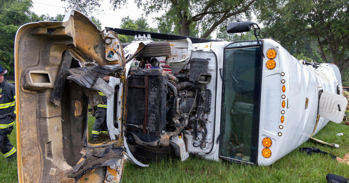 8 dead after bus carrying farm workers in Florida hit by truck, whose driver is charged with DUI-manslaughter