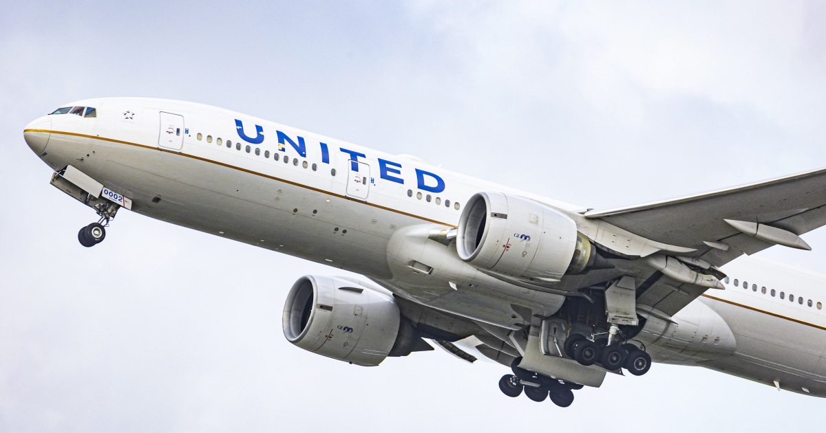 United Airlines says FAA cleared it to start adding new aircraft, routes after safety review