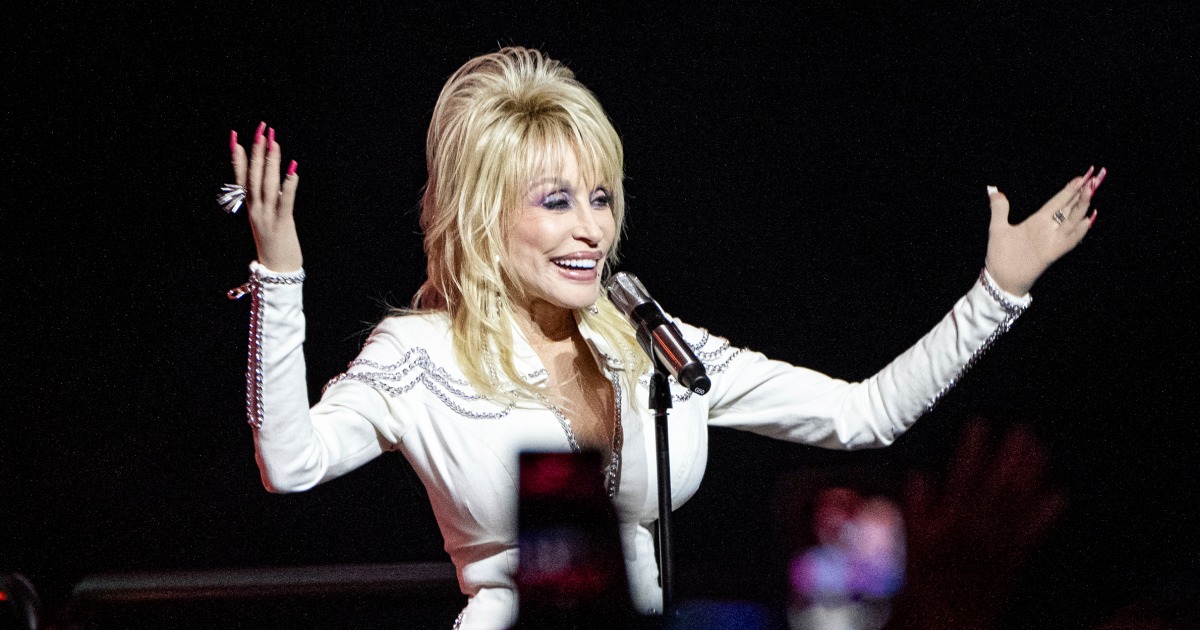 Musical based on Dolly Parton's life will debut on Broadway in 2026