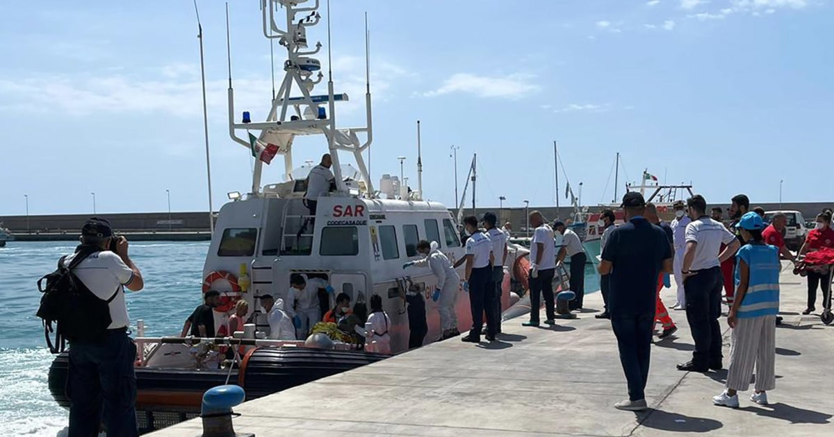 Italy migrant shipwrecks leave at least 11 dead, dozens missing