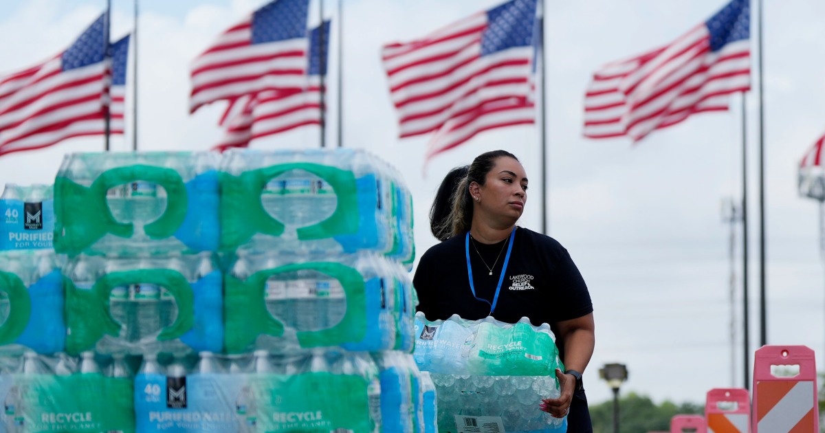 Race to restore power to 1.3M after Hurricane Beryl as dangerous heat wave continues