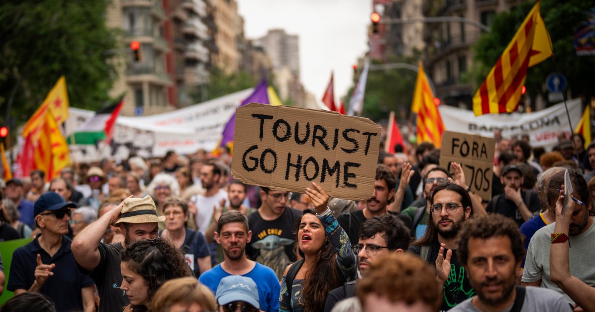 Barcelona will raise tourist tax for cruise passengers, mayor says