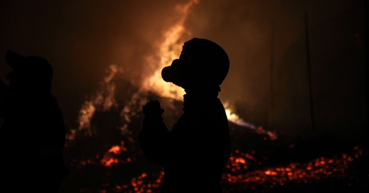 ‘Never seen a fire like this’: Thousands flee as Athens battles major wildfires