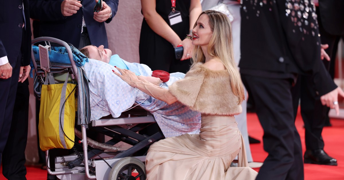 Angelina Jolie stops to greet fan with rare bone disorder during red carpet for ‘Maria’