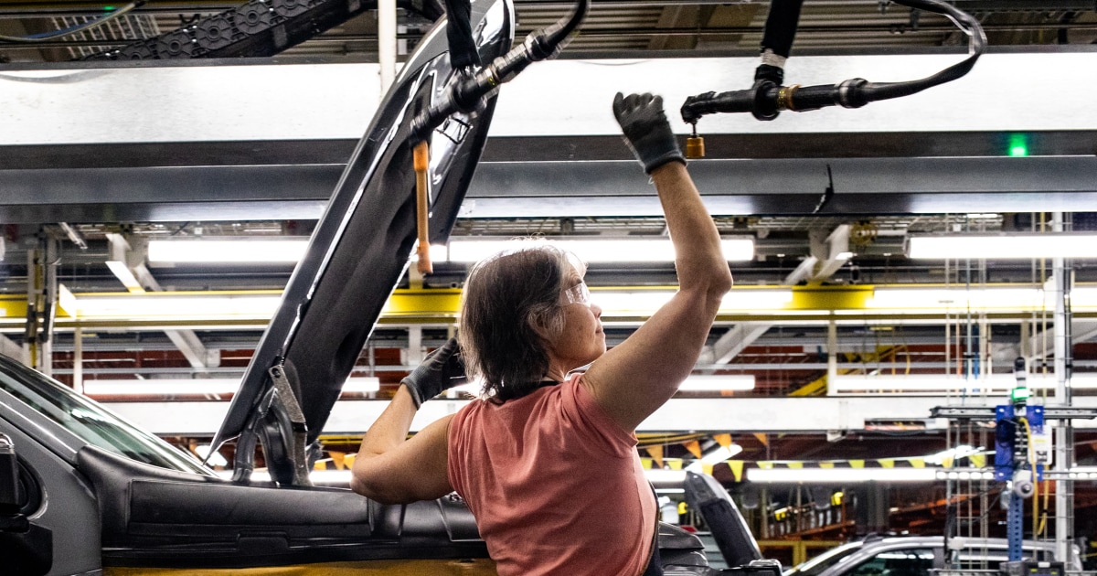 GDP grew at a 2.3% pace in the fourth quarter, less than expected
