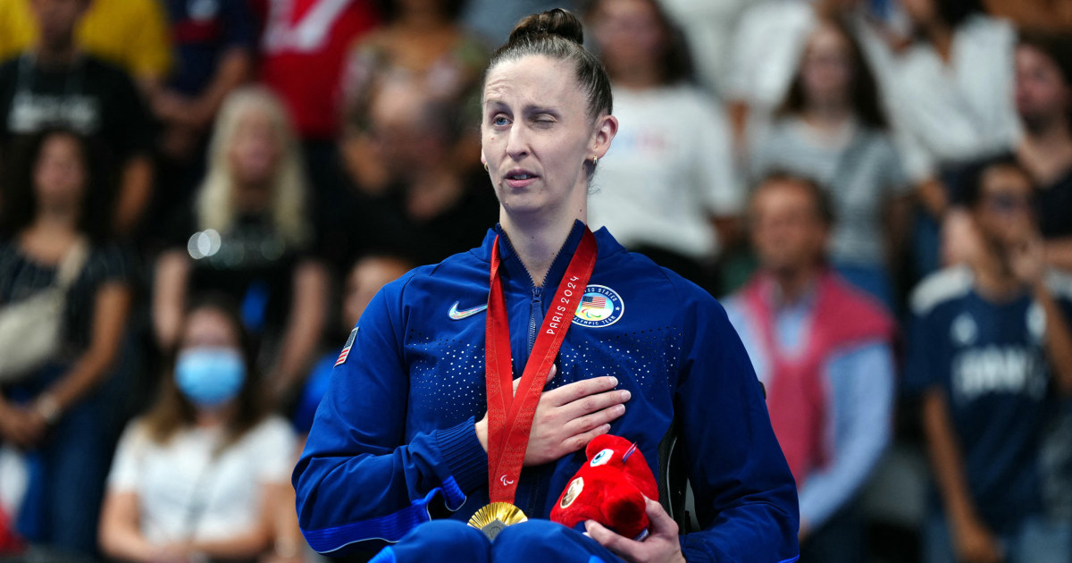 US swimmer Leanne Smith wins Paralympic record gold two years after a partial lung collapse