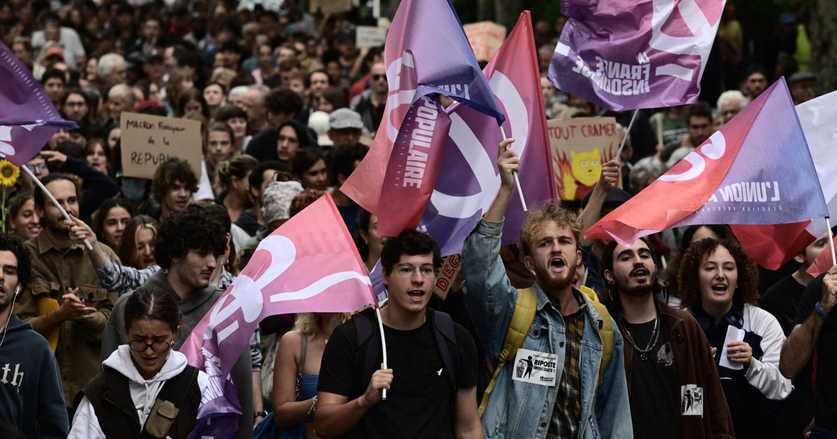 La gauche française est en colère contre les manifestations contre le Premier ministre de droite Macron